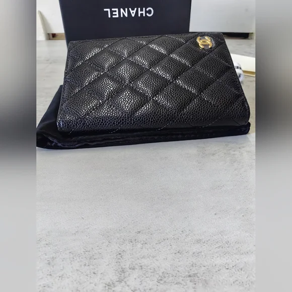 CHANEL Black Quilted Credit Card Holder - Picture 2 of 9